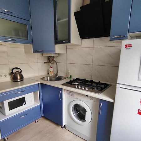 Двухкомнатные Апартаменты Центр Mystetsʹka 3 Kr Apartments Kryvyi Rih Exterior photo