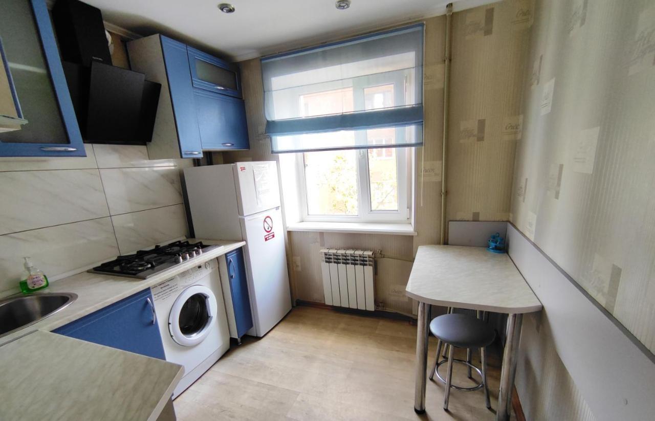 Двухкомнатные Апартаменты Центр Mystetsʹka 3 Kr Apartments Kryvyi Rih Exterior photo