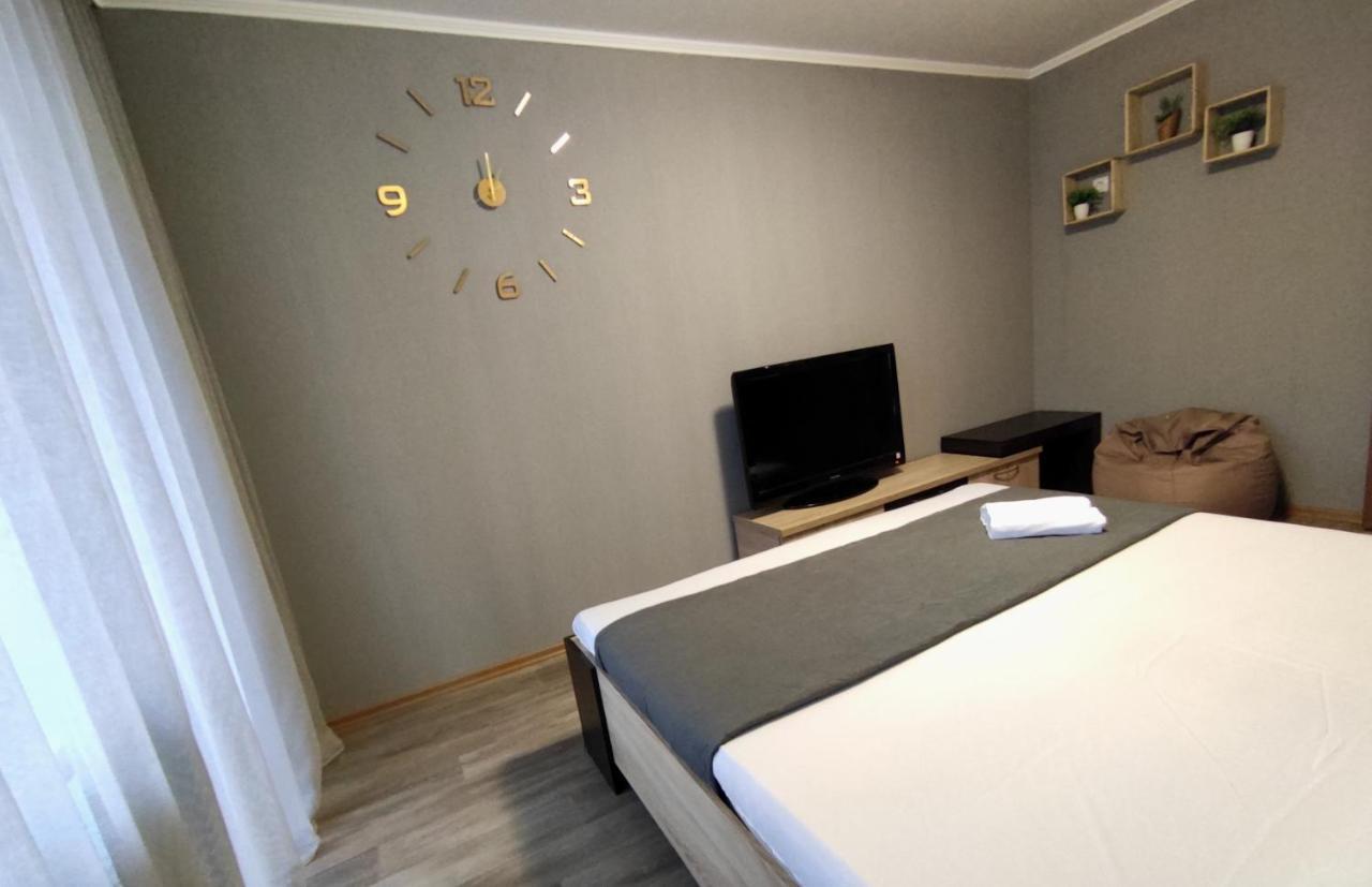 Двухкомнатные Апартаменты Центр Mystetsʹka 3 Kr Apartments Kryvyi Rih Exterior photo