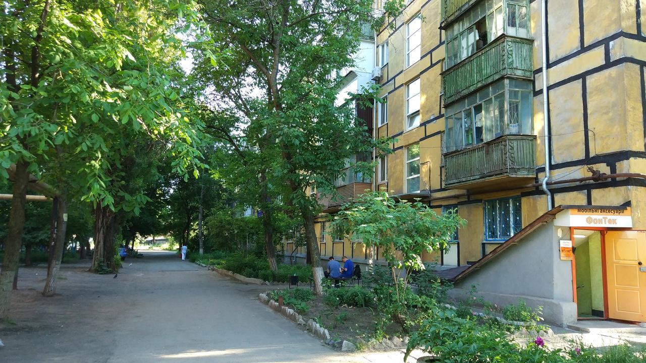 Двухкомнатные Апартаменты Центр Mystetsʹka 3 Kr Apartments Kryvyi Rih Exterior photo